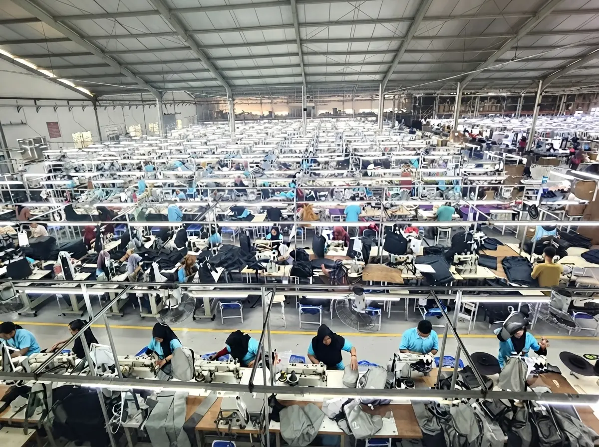 Indonesia Production Line – OEM/ODM sewing, assembly, and quality checks for pickleball bag orders Indonesia production line for OEM/ODM pickleball bag manufacturing with sewing and assembly stations